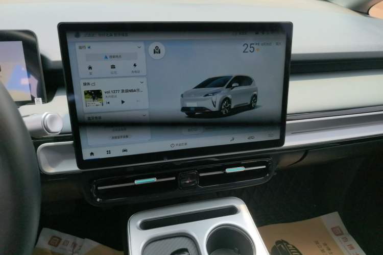 Used AION Y 2022 Plus 70 Smart Edition Audio And AC Panel
