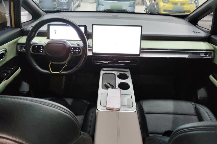 Used AION Y 2022 Plus 70 Enjoy Edition Center Console