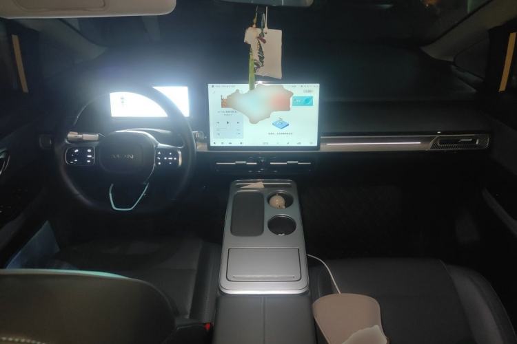 Used AION Y 2022 Plus 70 Smart Edition Center Console