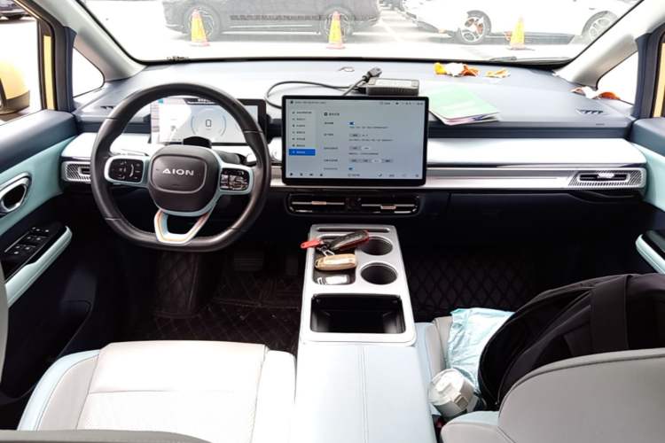 Used AION Y 2022 Plus 70 Tech Edition Center Console