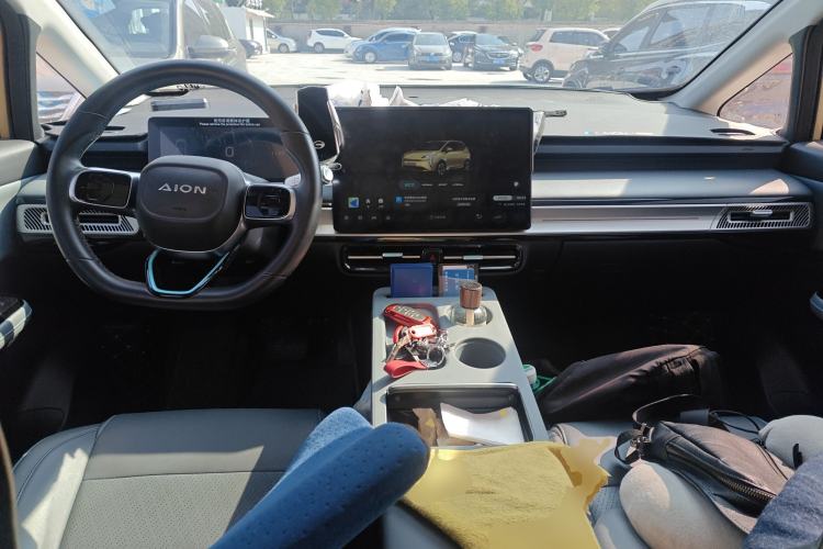 Used AION Y 2022 Plus 80 Smart Edition Center Console