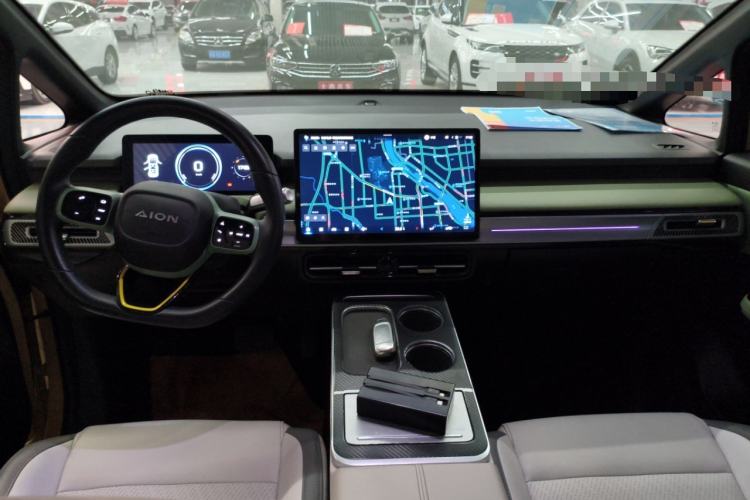 Used AION Y 2022 Plus 70 Smart Edition Center Console