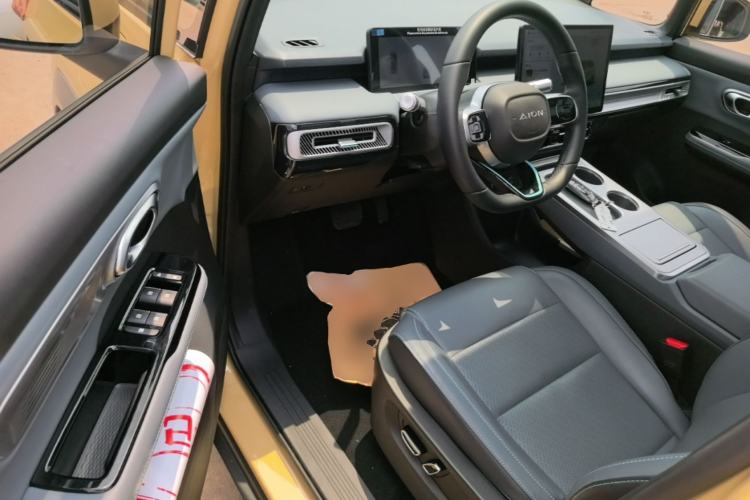 Used AION Y 2022 Plus 70 Smart Edition Driver Seat
