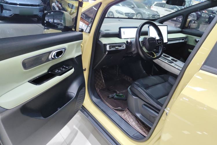 Used AION Y 2022 Plus 70 Enjoy Edition Driver Seat