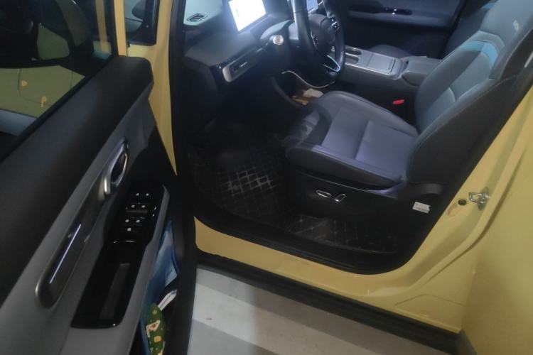 Used AION Y 2022 Plus 70 Smart Edition Driver Seat