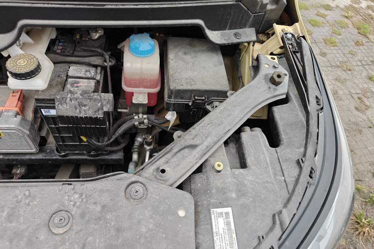 Used AION Y 2022 Plus 80 Intelligent Driving Edition Engine Bay Left