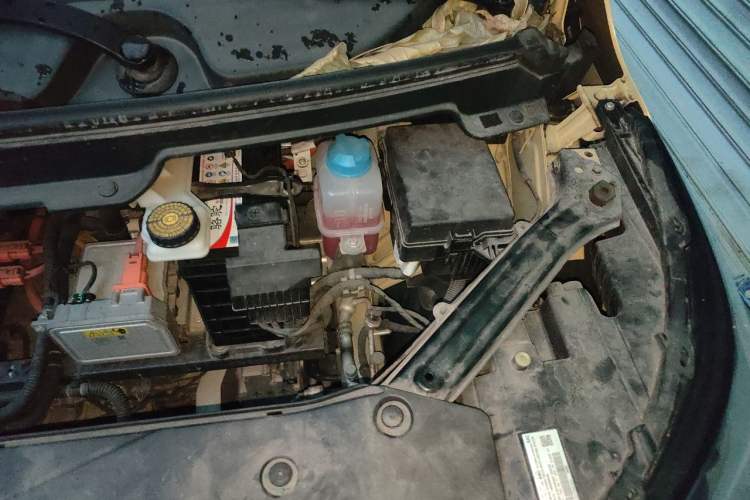 Used AION Y 2022 Plus 80 Intelligent Driving Edition Engine Bay Left
