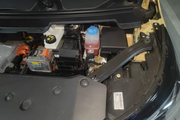 Used AION Y 2022 Plus 70 Smart Edition Engine Bay Left