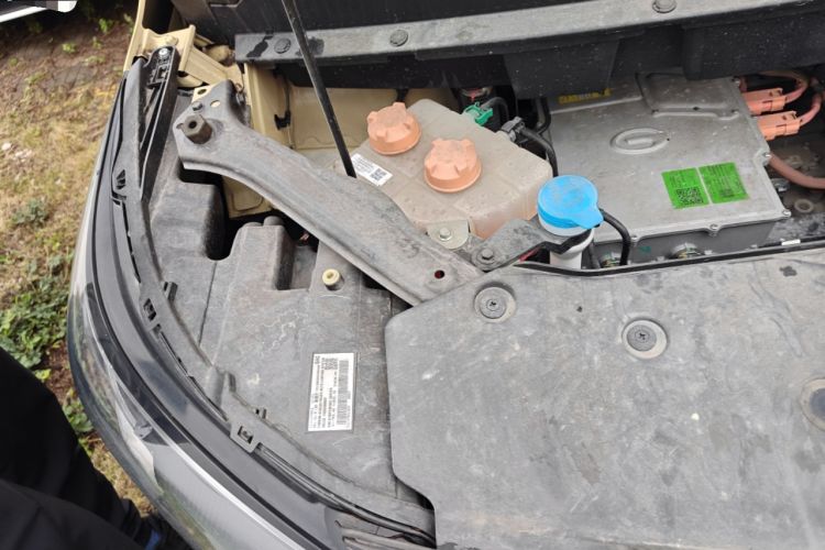Used AION Y 2022 Plus 80 Intelligent Driving Edition Engine Bay Right