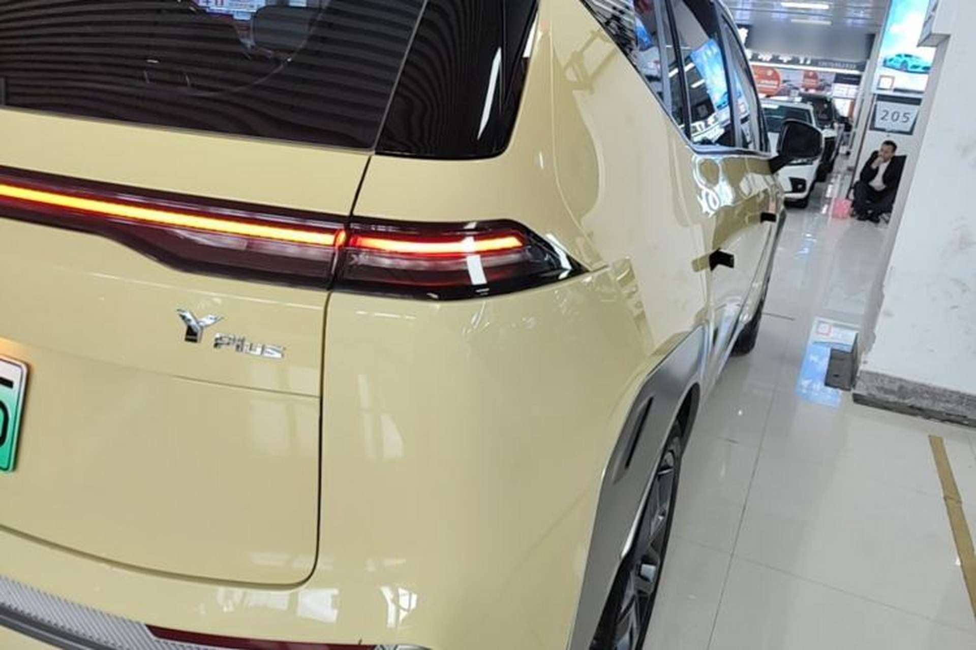 Used AION Y 2022 Plus 70 Tech Edition Exterior 3