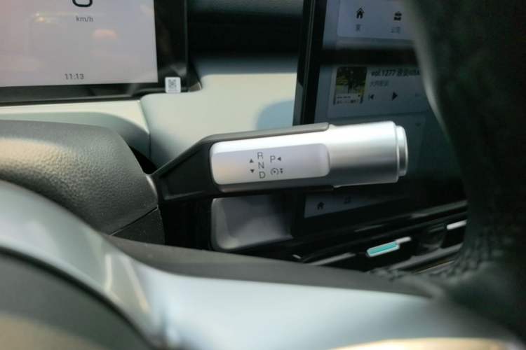 Used AION Y 2022 Plus 70 Smart Edition Gear Lever