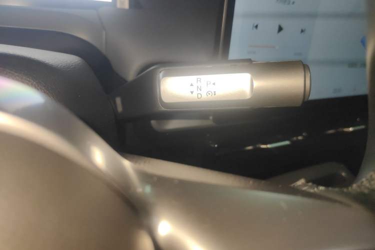 Used AION Y 2022 Plus 70 Smart Edition Gear Lever