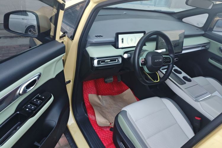 Used AION Y 2022 Plus 70 Smart Edition Interior 3