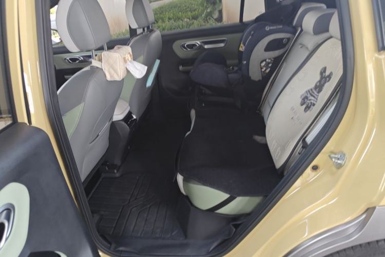 Used AION Y 2022 Plus 70 Tech Edition Interior 4