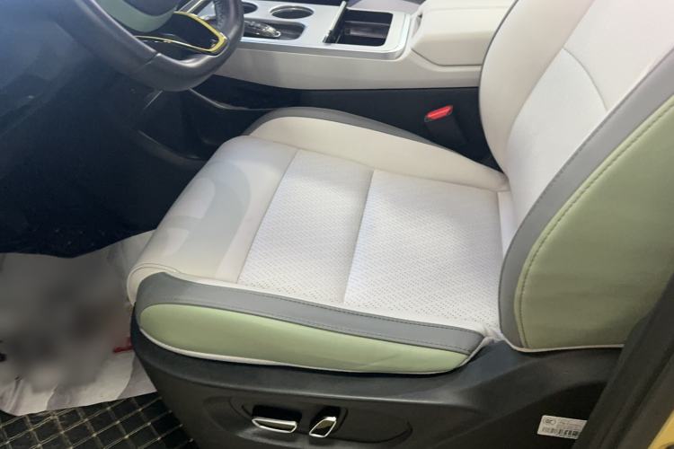 Used AION Y 2022 Plus 70 Tech Edition Left Front Seat
