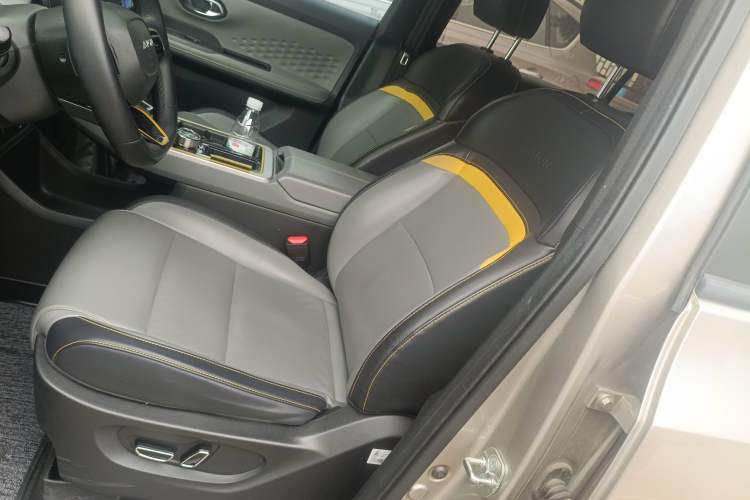Used AION Y 2022 80 Ultra-Long Range Edition Left Front Seat