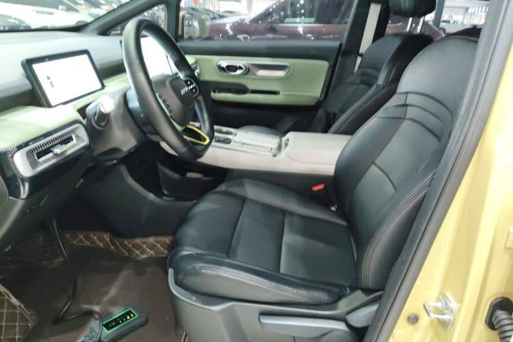 Used AION Y 2022 Plus 70 Enjoy Edition Left Front Seat