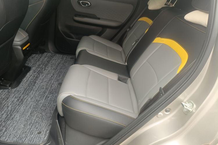 Used AION Y 2022 80 Ultra-Long Range Edition Left Rear Seat