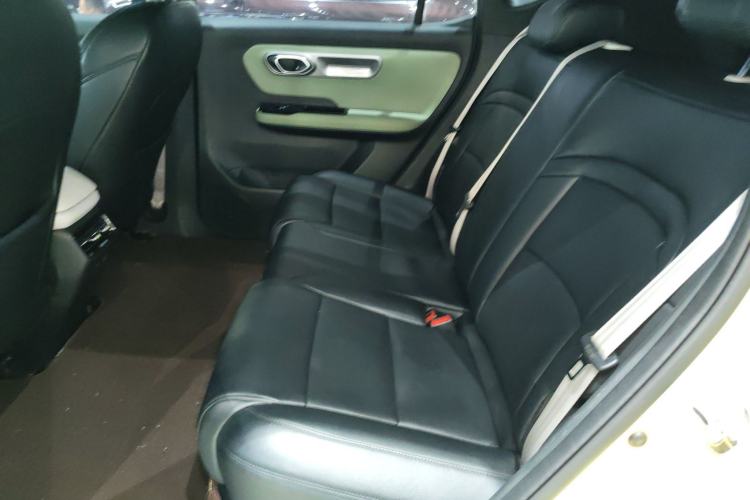 Used AION Y 2022 Plus 70 Enjoy Edition Left Rear Seat