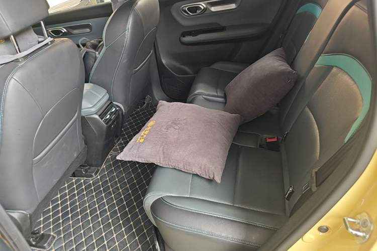 Used AION Y 2022 Plus 70 Smart Edition Left Rear Seat