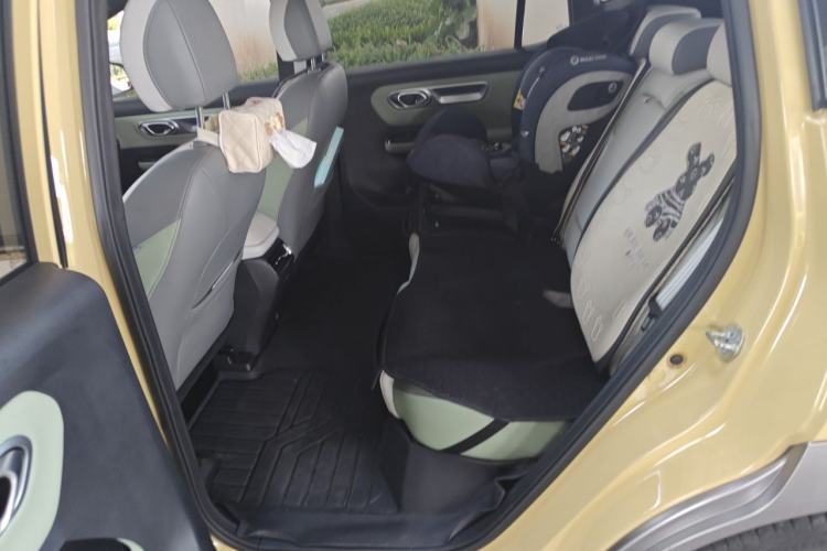 Used AION Y 2022 Plus 70 Tech Edition Left Rear Seat