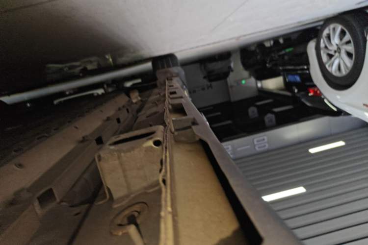 Used AION Y 2022 Plus 70 Enjoy Edition Left Side Sill