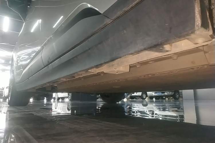 Used AION Y 2022 70 Enjoyment Edition Lithium Iron Phosphate Left Side Sill