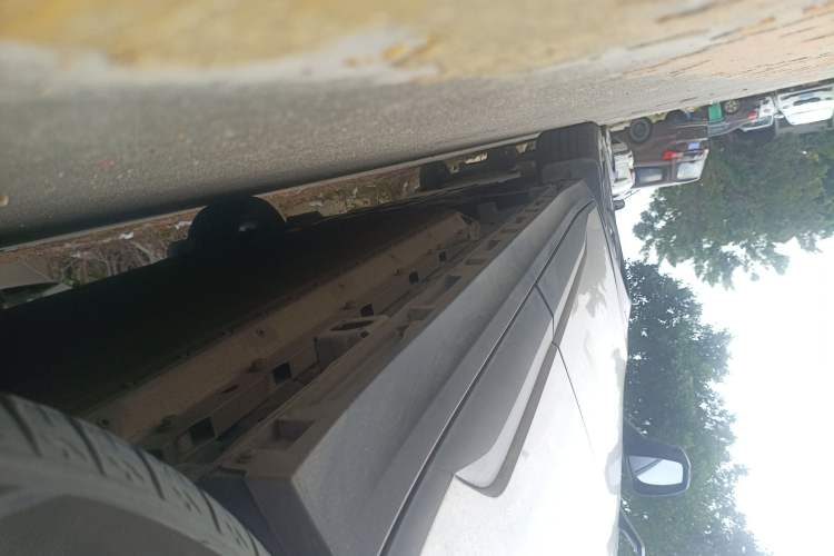 Used AION Y 2022 80 Ultra-Long Range Edition Left Side Sill