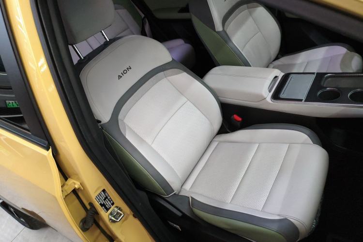 Used AION Y 2022 Plus 70 Smart Edition Right Front Seat