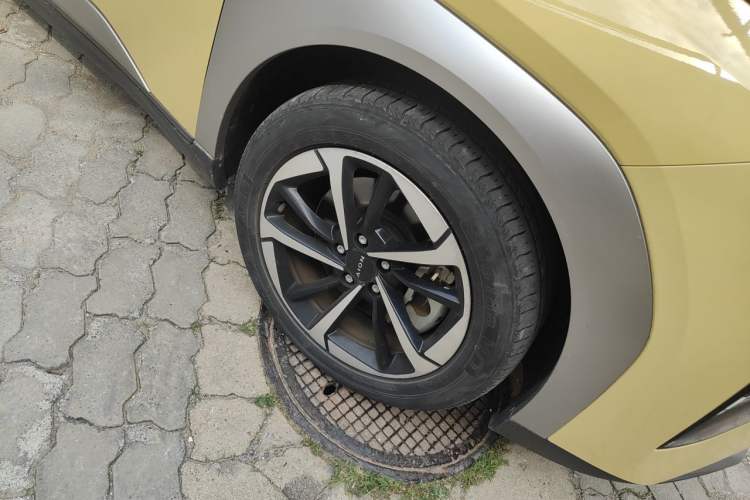 Used AION Y 2022 Plus 70 Smart Edition Right Front Wheel Hub
