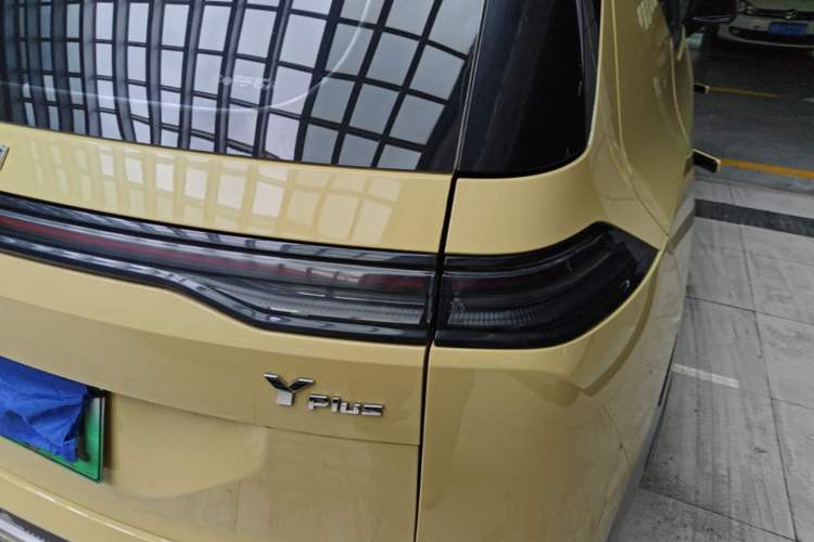Used AION Y 2022 Plus 70 Enjoy Edition Right Rear Taillight