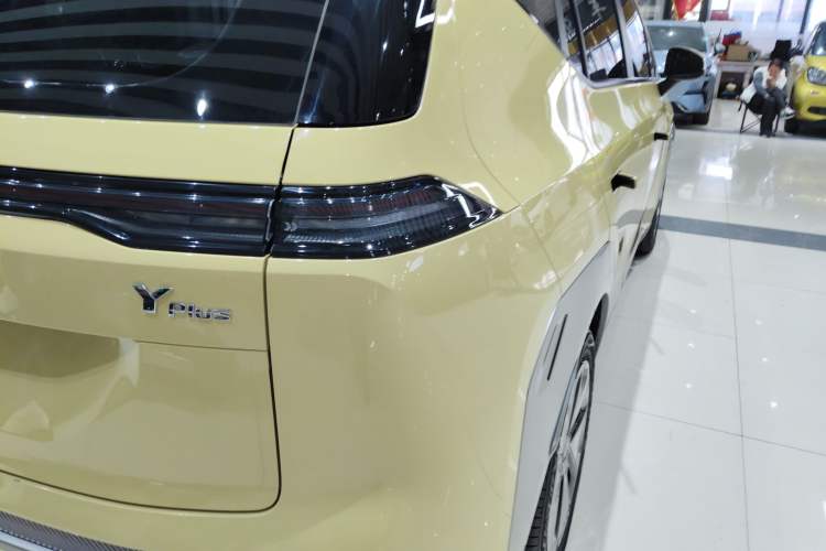 Used AION Y 2022 Plus 70 Enjoy Edition Right Rear Taillight