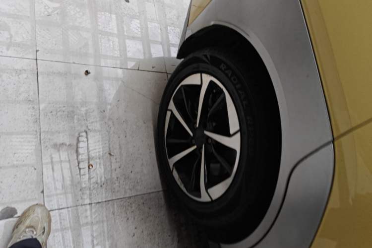 Used AION Y 2022 Plus 70 Enjoy Edition Right Rear Wheel Hub