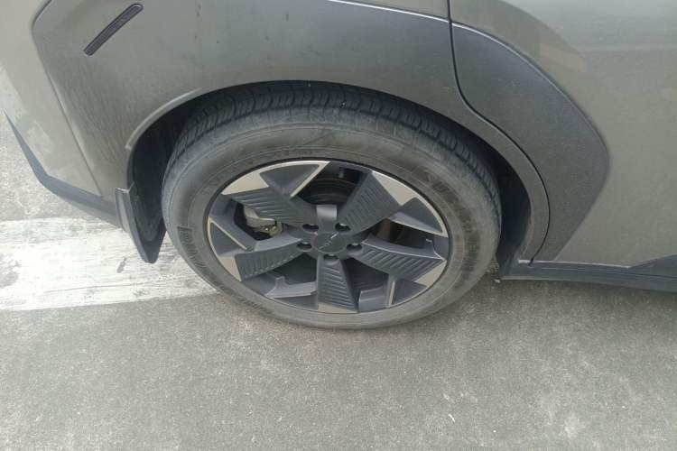 Used AION Y 2022 80 Ultra-Long Range Edition Right Rear Wheel Hub