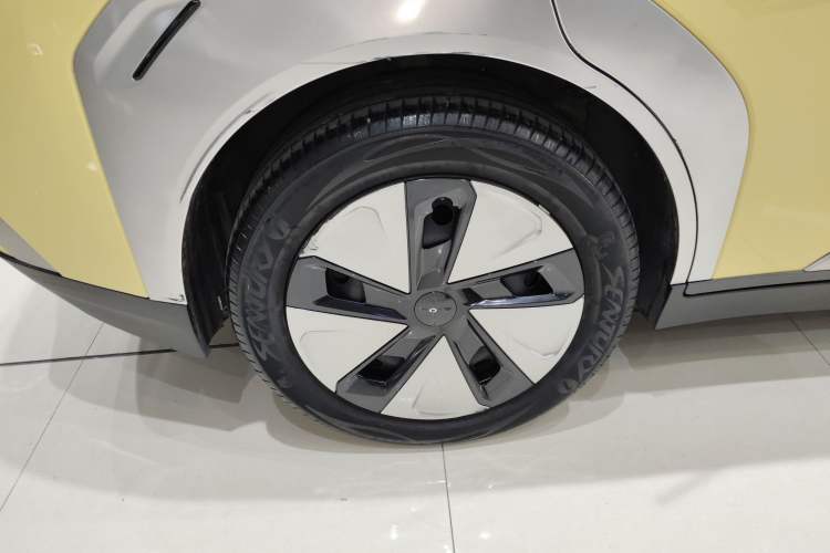 Used AION Y 2022 Plus 70 Enjoy Edition Right Rear Wheel Hub