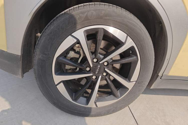 Used AION Y 2022 Plus 80 Smart Edition Right Rear Wheel Hub