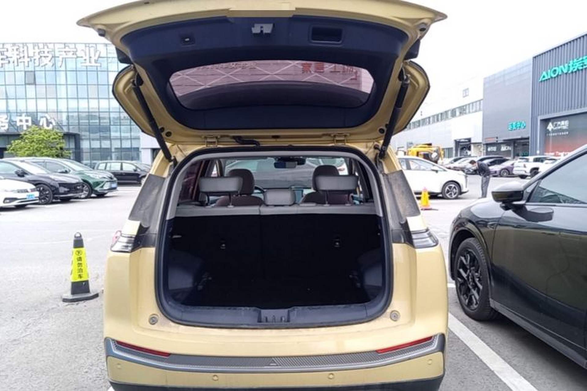 Used AION Y 2022 Plus 70 Tech Edition Trunk