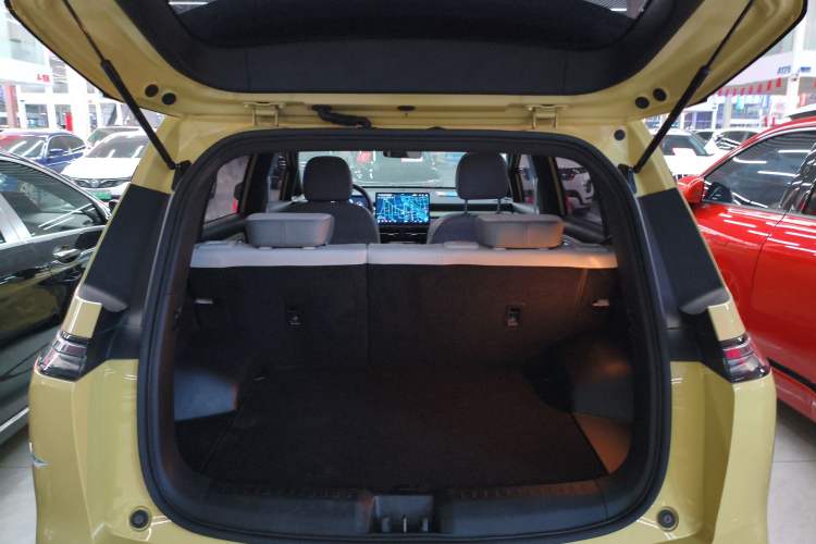 Used AION Y 2022 Plus 70 Smart Edition Trunk
