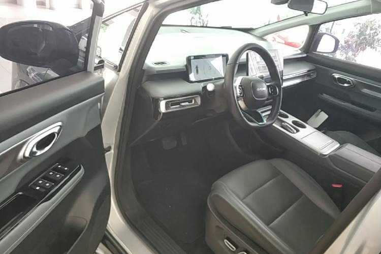 Used AION Y 2023 Younger Star Edition Driver Seat
