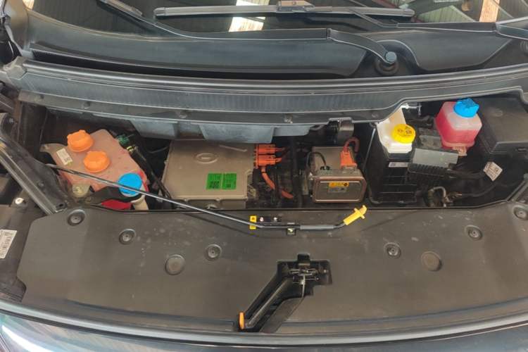 Used AION Y 2023 Plus 510 Tech Edition Engine Bay