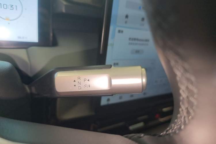Used AION Y 2023 Plus 510 Tech Edition Gear Lever