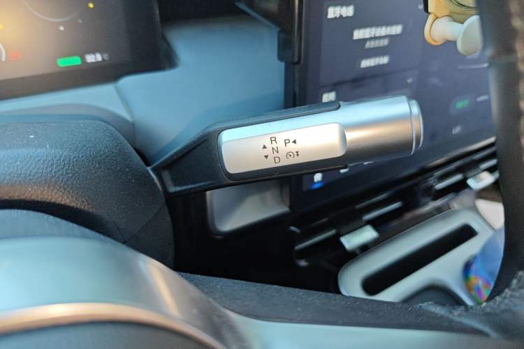 Used AION Y 2023 Plus 610 Enjoyment Edition Ternary Lithium Gear Lever