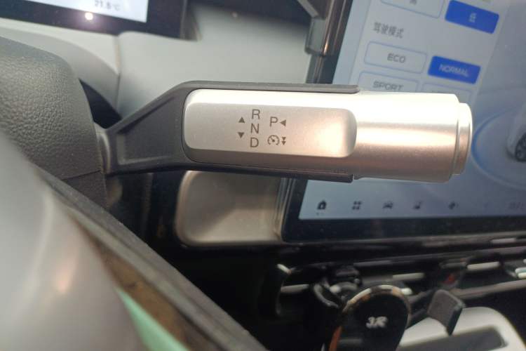 Used AION Y 2023 Plus 510 Enjoy Edition Gear Lever