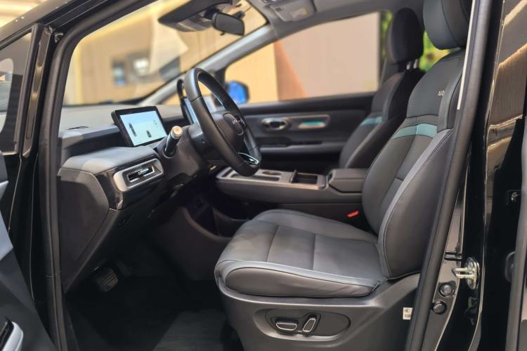 Used AION Y 2023 Plus 510 Smart Edition Left Front Seat