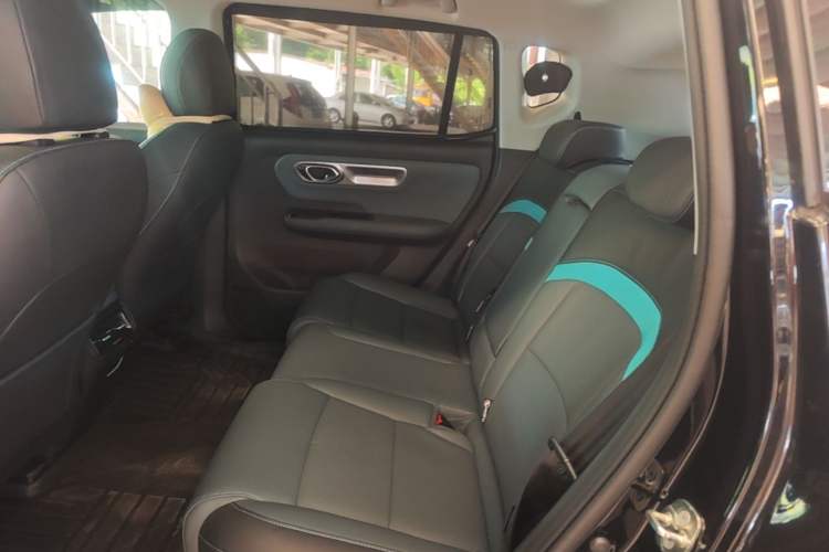 Used AION Y 2023 Plus 510 Tech Edition Left Rear Seat