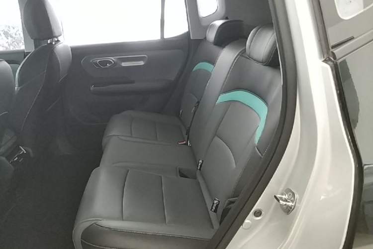 Used AION Y 2023 Younger Star Edition Left Rear Seat