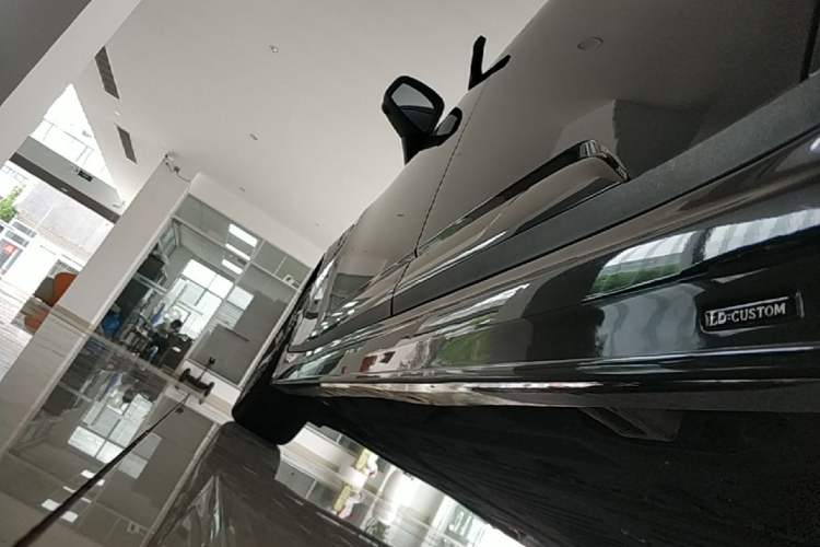 Used AION Y 2023 Younger Star Edition Left Side Sill