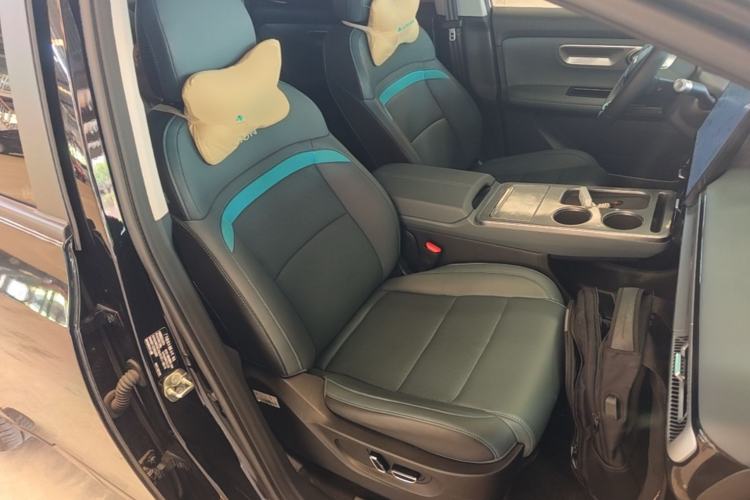 Used AION Y 2023 Plus 510 Tech Edition Right Front Seat