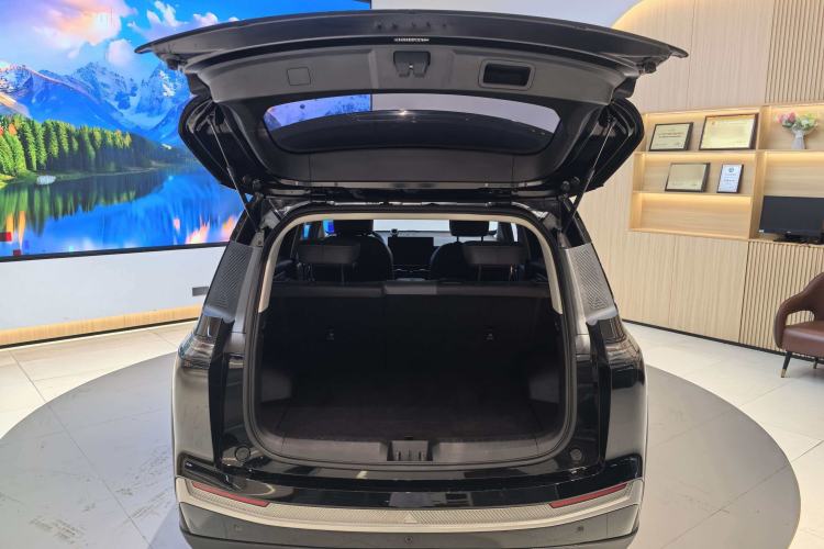 Used AION Y 2023 Plus 510 Smart Edition Trunk