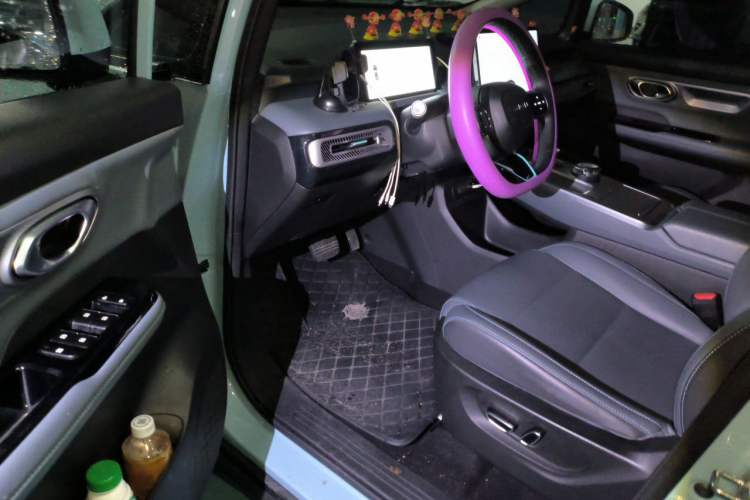 Used AION Y 2023 Younger Star Edition Driver Seat